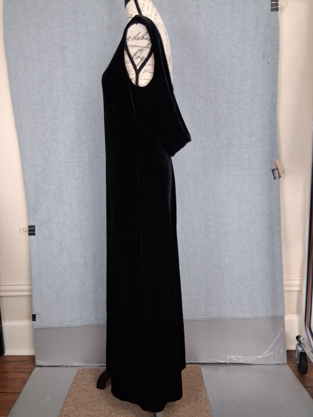 Vintage Black Velvet Maxi Dress Sleeveless Black Lace Sheer Back Classic Sz 12 - Picture 4 of 7